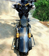 Load image into Gallery viewer, HOFMANN DESIGNS CARBON FIBER REAR FENDER W/ SEAT DOCK FLH 09-22