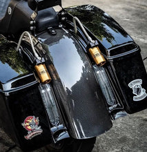 Load image into Gallery viewer, HOFMANN DESIGNS CARBON FIBER REAR FENDER W/ SEAT DOCK FLH 09-22
