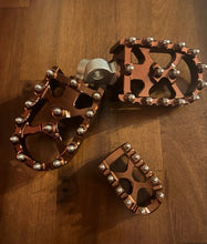 Load image into Gallery viewer, FLO MOTORSPORTS MOTO STYLE FOOTPEG SET
